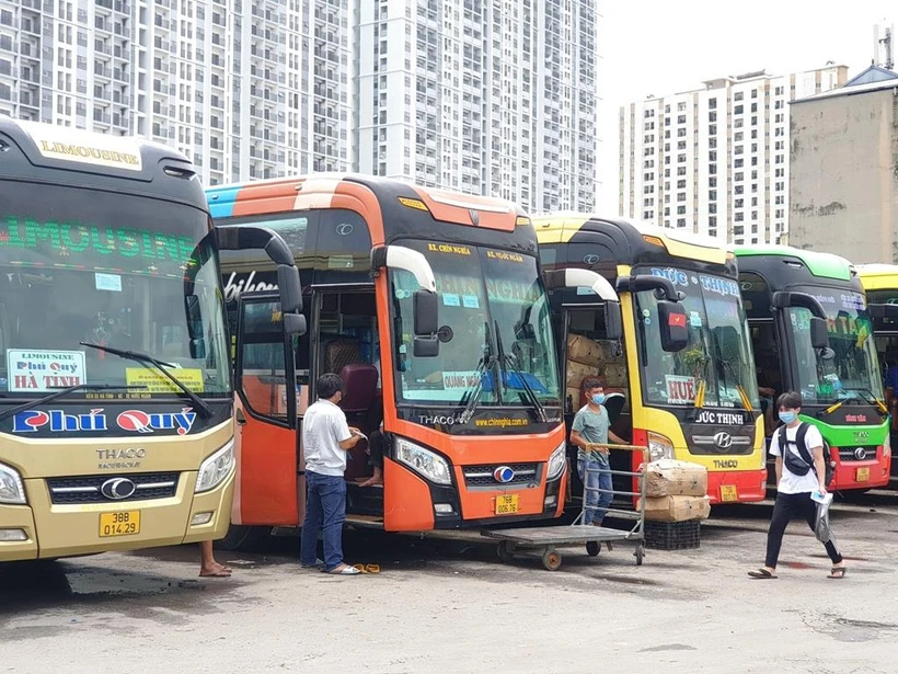 Bộ Giao thông Vận tải đã đưa ra dự thảo về kế hoạch tổ chức hoạt động vận tải hành khách sau nới lỏng giãn cách. (Ảnh: Việt Hùng/Vietnam+)