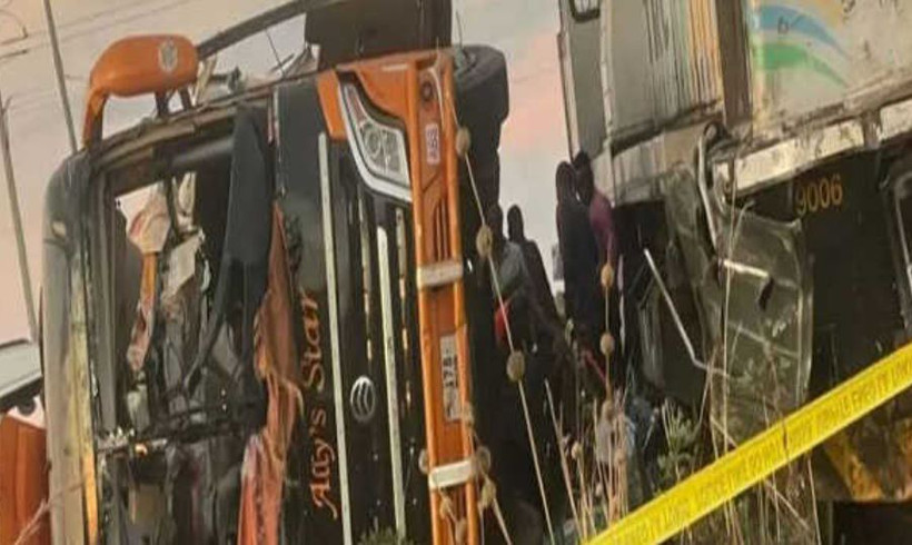 Cảnh sát trưởng cho biết dường như tài xế xe buýt cố lái xe vượt qua đường tàu một cách bất cẩn. (Ảnh: UNI)