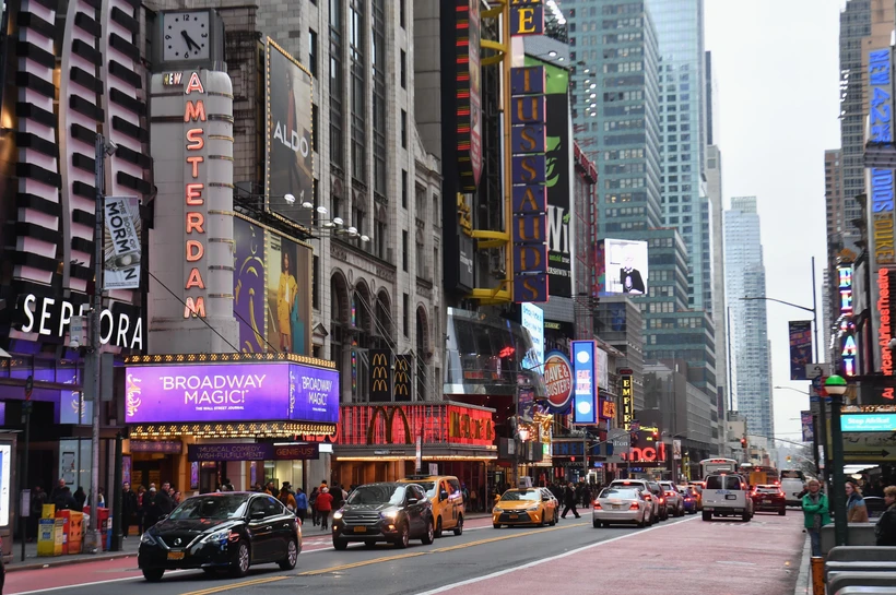 Một tuyến phố ở New York, Mỹ. (Ảnh: AFP/TTXVN)
