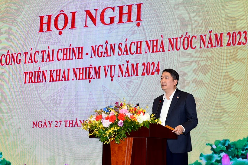 Năm 2023, tổng số tiền đã miễn, giảm, gia hạn thuế, phí, lệ phí và tiền thuê đất cho doanh nghiệp và người dân khoảng 193,4 nghìn tỷ đồng. (Ảnh: Vietnam+)