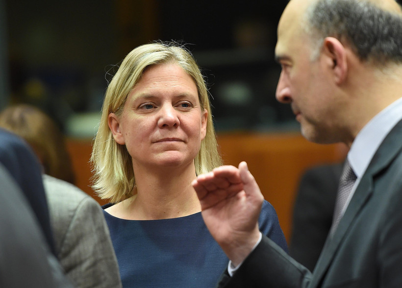 Bộ trưởng Tài chính Thụy Điển Magdalena Andersson (trái) tại cuộc họp của Hội đồng Kinh tế và Tài chính EU (ECOFIN) ở Brussels, Bỉ. (Ảnh: AFP/TTXVN)