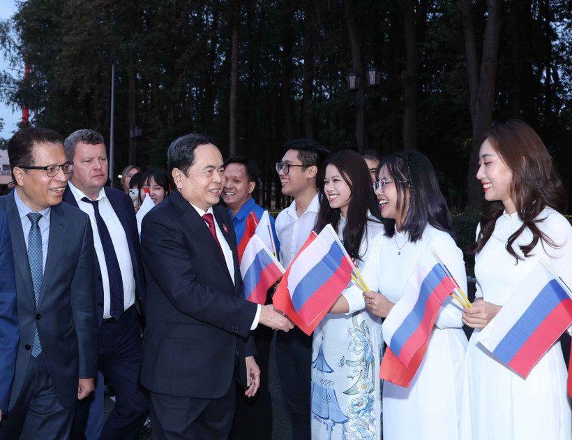 Lễ tiễn Chủ tịch Quốc hội Trần Thanh Mẫn tại sân bay Vnukovo, thủ đô Moskva, Liên Bang Nga. (Ảnh: Thống Nhất/TTXVN)