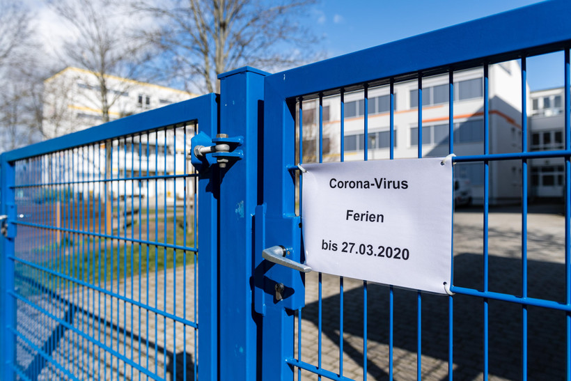 Một trường học phải đóng cửa do dịch COVID-19 tại Halle/Saale, Đức hồi tháng Tư. (Ảnh: AFP/TTXVN)