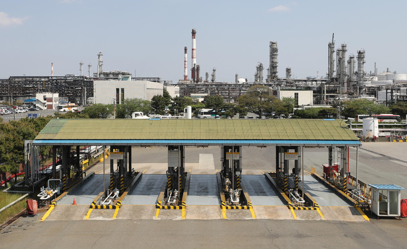 Một nhà máy lọc dầu tại Ulsan, cách thủ đô Seoul của Hàn Quốc 414km về phía Đông Nam, ngày 23/4/2020. (Ảnh: Yonhap/TTXVN)