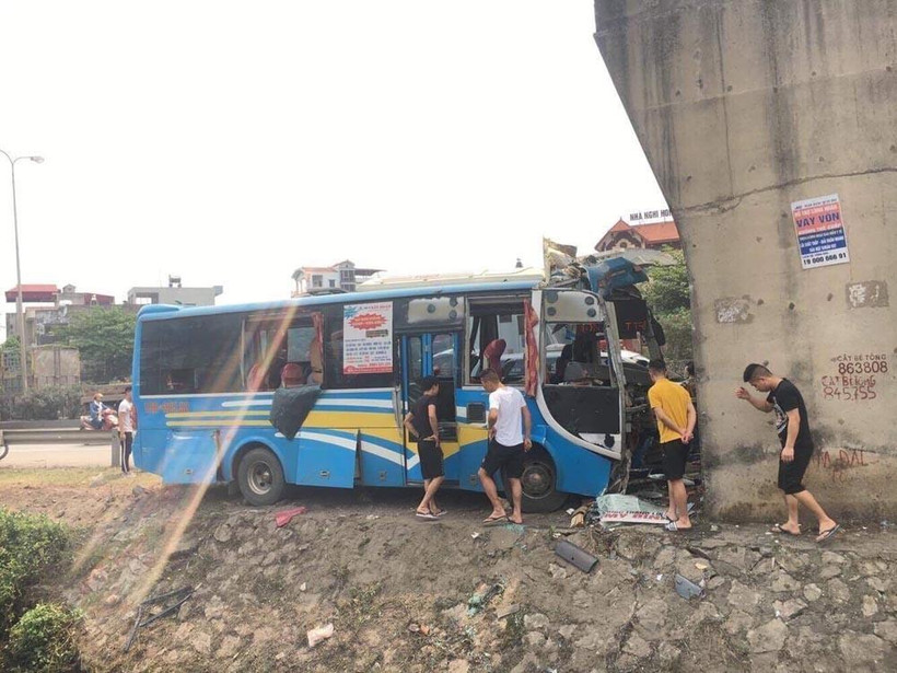 Hiện trường vụ tai nạn. (Ảnh TTXVN phát)