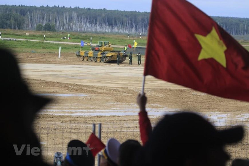 Kíp tăng số 2 của Việt Nam chuẩn bị vào thi đấu