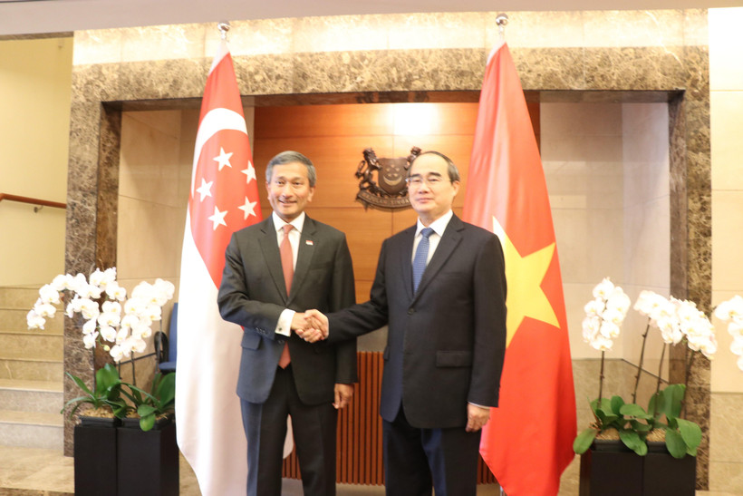 Ngoại trưởng Singapore Vivian Balakrishnan tiếp đồng chí Nguyễn Thiện Nhân, Ủy viên Bộ Chính trị, Bí thư Thành ủy Thành phố Hồ Chí Minh. (Ảnh: Anh Tuấn/TTXVN)