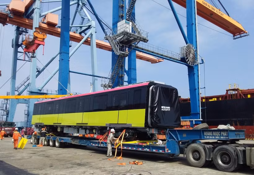 Đoàn tàu metro Nhổn-ga Hà Nội thứ hai đã về tới Việt Nam. (Ảnh: Ban quản lý đường sắt đô thị Hà Nội cung cấp)