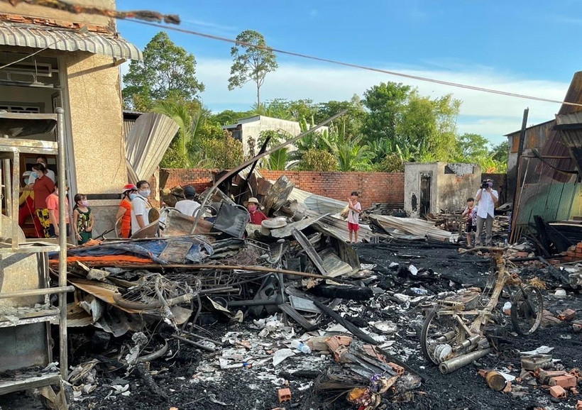 Một căn nhà của người dân bị hỏa hoạn thiêu rụi hoàn toàn. (Ảnh: Thanh Sang/TTXVN)