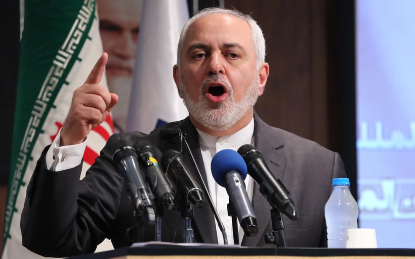 Ngoại trưởng Iran Mohammad Javad Zarif phát biểu trong cuộc họp báo tại thủ đô Tehran. (Ảnh: AFP/TTXVN)
