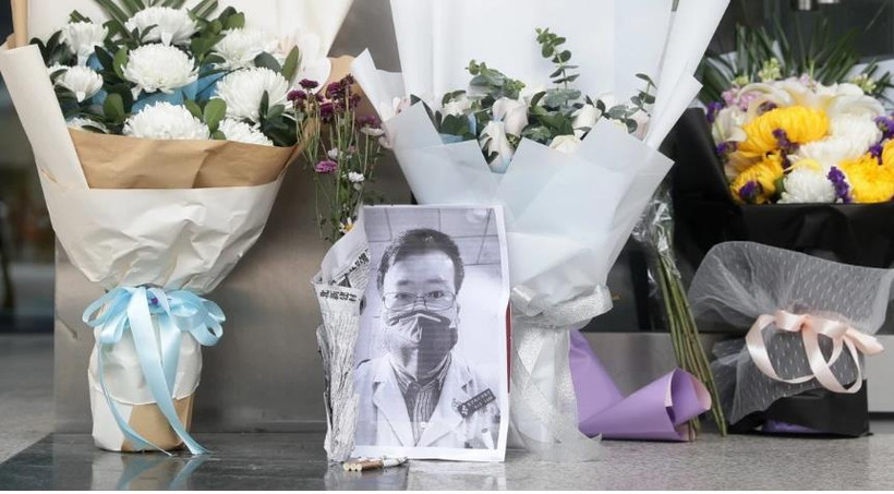 14 người ở tỉnh Hồ Bắc của Trung Quốc, bao gồm cả bác sỹ Lý Văn Lượng, được công nhận là liệt sỹ vì đã hy sinh mạng sống của họ trong cuộc chiến chống dịch COVID-19. (Nguồn: EPA/EFE)