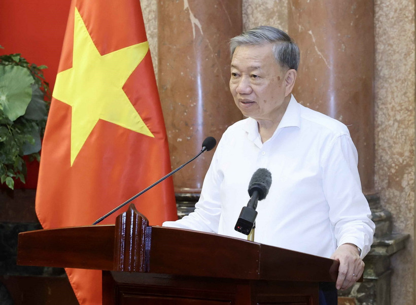 Chủ tịch nước Tô Lâm phát biểu chúc mừng Ngày truyền thống của lực lượng Thanh niên xung phong. (Ảnh: Nhan Sáng/TTXVN)