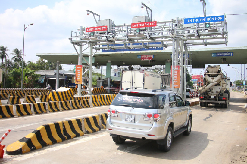 Trạm thu phí Cầu Rạch Miễu - Quốc lộ 60. (Ảnh: Công Trí/TTXVN)