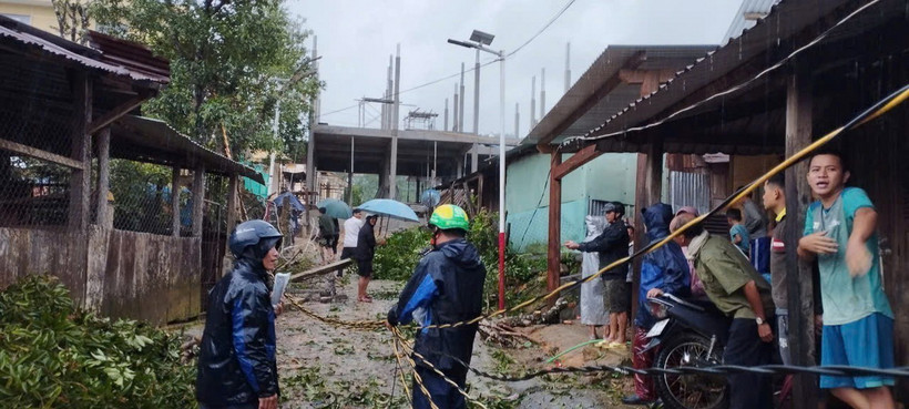 Hàng chục hộ dân ở những nơi nguy hiểm huyện Phước Sơn đã được di chuyển đến ở xen ghép tại nhà của người thân. (Ảnh: Đoàn Hữu Trung/- TTXVN)