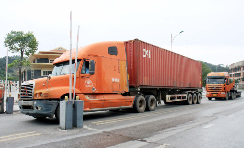 Xe chở hàng qua Cửa khẩu Chi Ma. Ảnh chỉ mang tính minh họa. (Nguồn: Thái Thuần/TTXVN)