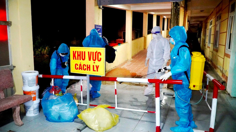 Quảng Bình ghi nhận 3 trường hợp đi xe máy từ tỉnh Bình Dương về dương tính với SARS-CoV-2 ngày 3/8. (Ảnh: TTXVN phát)