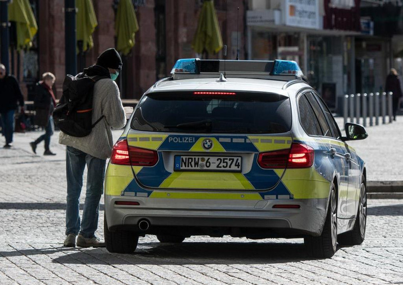 Tự ý đến viện dưỡng lão, bệnh viện hoặc nơi ở của người già, người vi phạm sẽ phải chịu mức tiền phạt lên tới 800 euro. (Ảnh minh họa: welt.de)