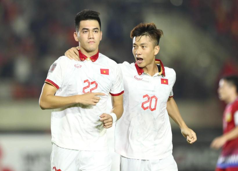 Tiến Linh cùng đồng đội lập công để mang chiến thắng về cho tuyển Việt Nam. (Ảnh: PV/Vietnam+)