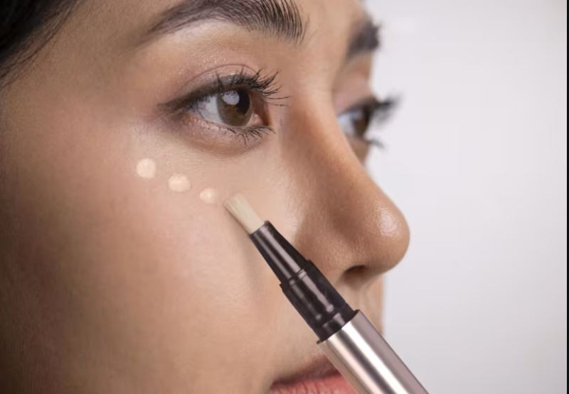 Bạn có đang sử dụng kem che khuyết điểm phù hợp với loại da của mình không? (Ảnh: iStock)