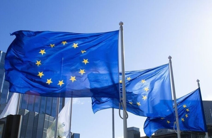 Cờ Liên minh châu Âu (EU). (Ảnh: IRNA/TTXVN)