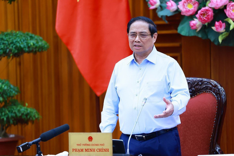 Thủ tướng Phạm Minh Chính chủ trì họp Thường trực Chính phủ về một số Luật. (Ảnh: Dương Giang/TTXVN)