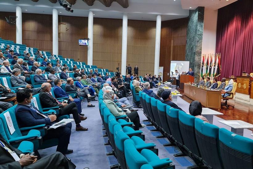 Toàn cảnh một phiên họp Quốc hội Libya tại Sirte. (Ảnh: AFP/TTXVN)