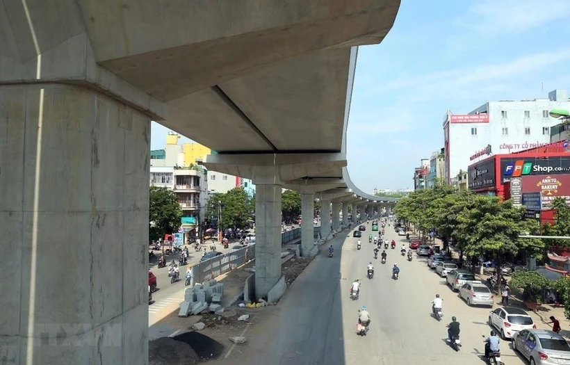 Dự án đường sắt đô thị Nhổn-ga Hà Nội đã hoàn thành phần đi trên cao. (Ảnh: Huy Hùng/TTXVN)