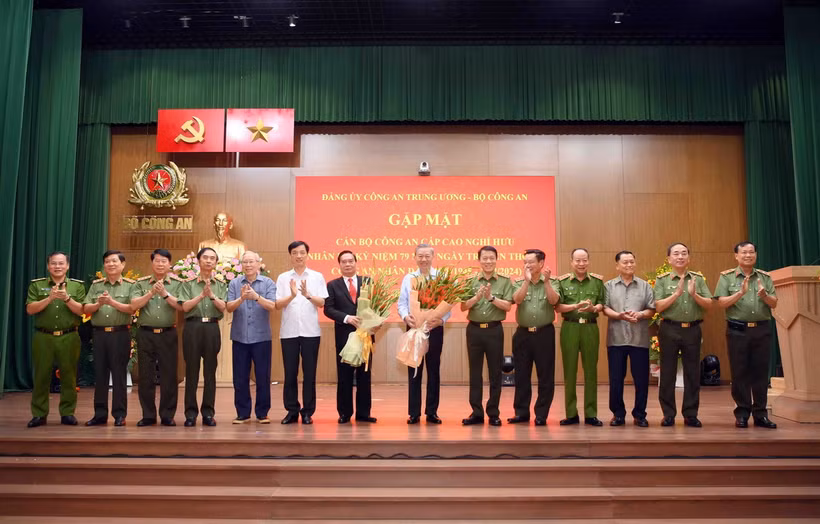 Tổng Bí thư, Chủ tịch nước Tô Lâm với các đại biểu. (Ảnh: TTXVN phát)