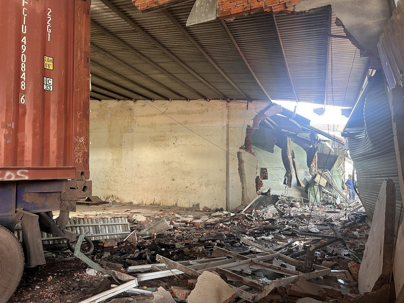 Hiện trường vụ tai nạn. (Ảnh: TTXVN phát)