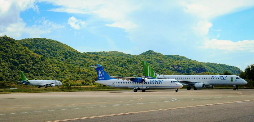 Một số các đường bay đến sân bay nhỏ tại các địa phương đã phải tạm dừng sau một thời gian cất cánh. (Ảnh: CTV/Vietnam+)