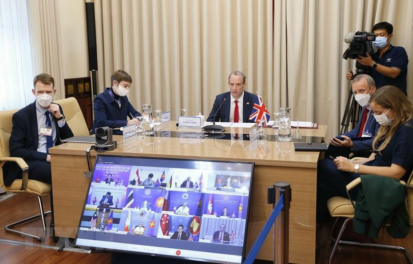 Bộ trưởng Ngoại giao Anh Dominic Raab phát biểu. (Ảnh: Doãn Tấn/TTXVN)