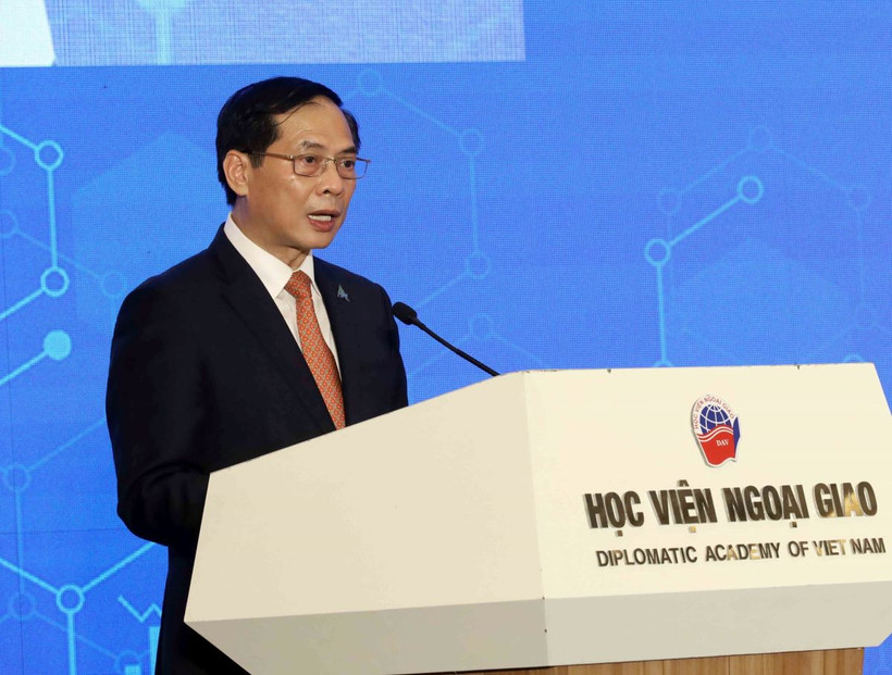 Bộ trưởng Ngoại giao Bùi Thanh Sơn phát biểu bế mạc Diễn đàn Tương lai ASEAN 2024. (Ảnh: An Đăng/TTXVN)