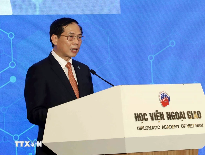 Bộ trưởng Ngoại giao Bùi Thanh Sơn phát biểu bế mạc Diễn đàn Tương lai ASEAN 2024. (Ảnh: An Đăng/TTXVN)