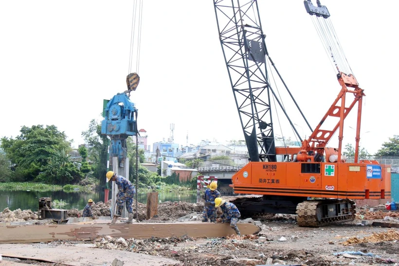 Công trường dự án kênh Tham Lương-Bến Cát-rạch Nước. (Ảnh: Tiến Lực/TTXVN)