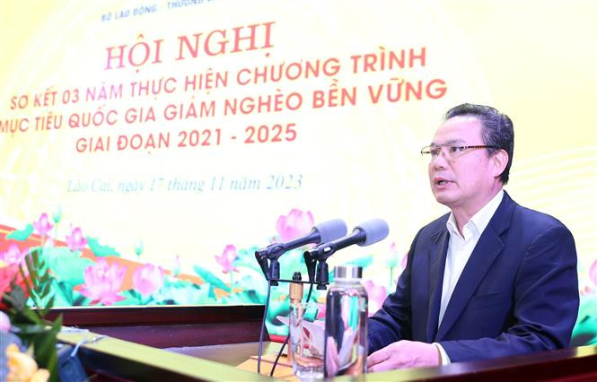 Thứ trưởng Bộ Lao động, Thương binh và Xã hội Lê Văn Thanh phát biểu khai mạc Hội nghị. (Ảnh: Quốc Khánh/TTXVN)