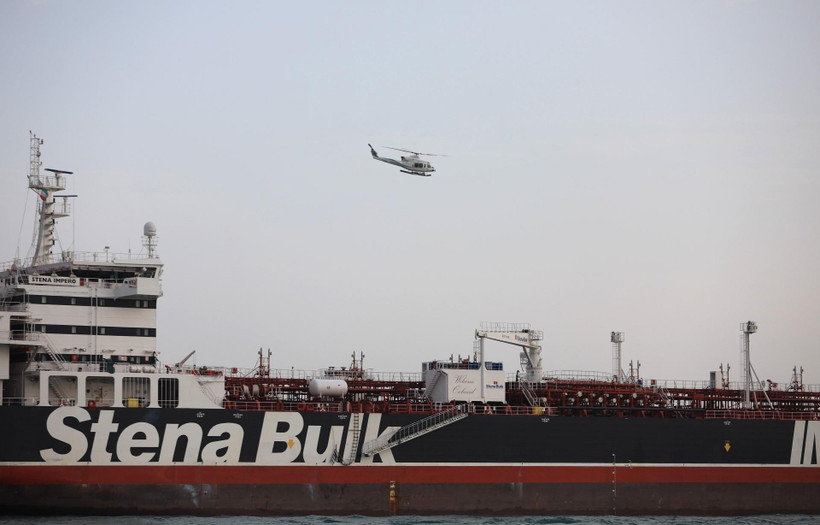 Tàu chở dầu mang cờ Anh "Stena Impero" ở gần Eo biển Hormuz ngày 21/7/2019. (Ảnh: THX/ TTXVN)