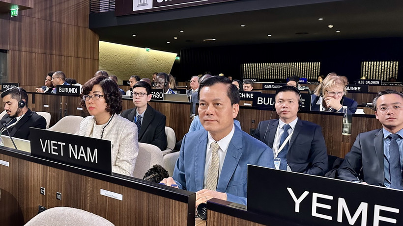 Đoàn Việt Nam do Thứ trưởng Ngoại giao Hà Kim Ngọc, Chủ tịch Ủy ban Quốc gia UNESCO Việt Nam làm trưởng đoàn tại Kỳ họp. (Ảnh: TTXVN phát)