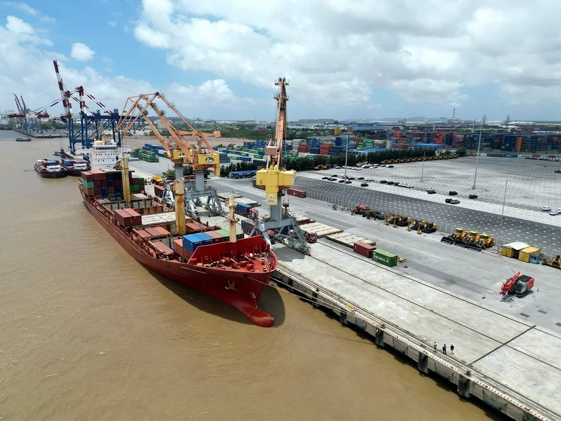 Tàu container cập cảng Hải Phòng. (Ảnh: Tuấn Anh/TTXVN)