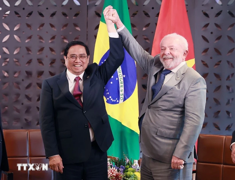 Thủ tướng Phạm Minh Chính hội kiến Tổng thống Brazil Luiz Inácio Lula da Silva. (Ảnh: Dương Giang/TTXVN)