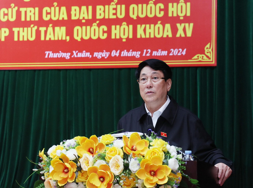 Chủ tịch nước Lương Cường tiếp xúc cử tri huyện Thường Xuân, Thanh Hóa. (Ảnh: Lâm Khánh/TTXVN)