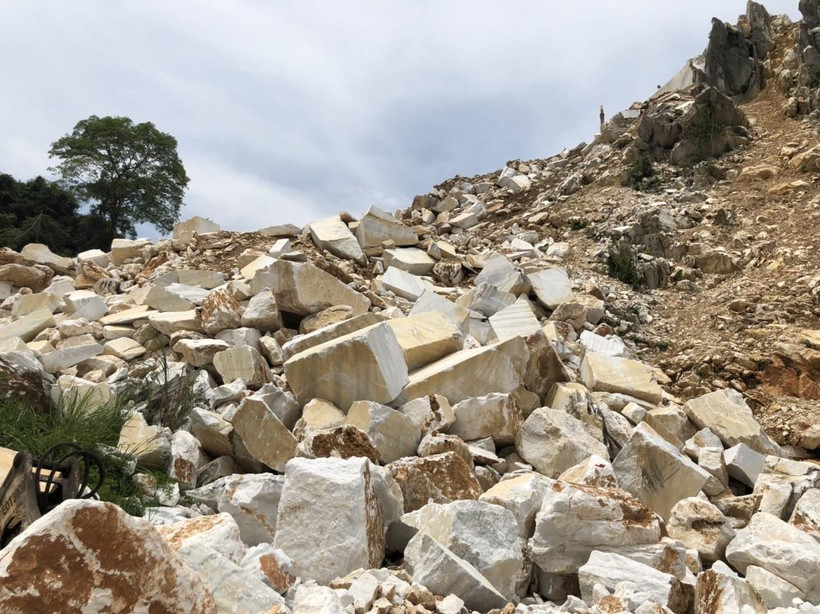 Mỏ đá vôi trắng làng Lạnh II, xã Liễu Đô (Lục Yên, Yên Bái). (Ảnh: Đức Tưởng/TTXVN)