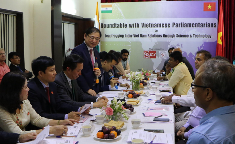 Chủ nhiệm Ủy ban Khoa học Công nghệ và Môi trường của Quốc hội, ông Phan Xuân Dũng phát biểu tại hội thảo. (Ảnh: Huy Lê/TTXVN)