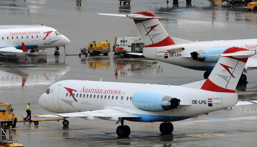 Máy bay của Hãng hàng không Austrian Airlines ở Vienna, Áo. (Ảnh: AFP/TTXVN)