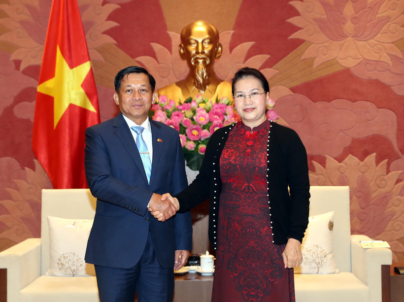 Chủ tịch Quốc hội Nguyễn Thị Kim Ngân tiếp Thống tướng Min Aung Hlaing, Tổng Tư lệnh các lực lượng vũ trang Myanmar đang ở thăm chính thức Việt Nam. (Ảnh: Trọng Đức/TTXVN)