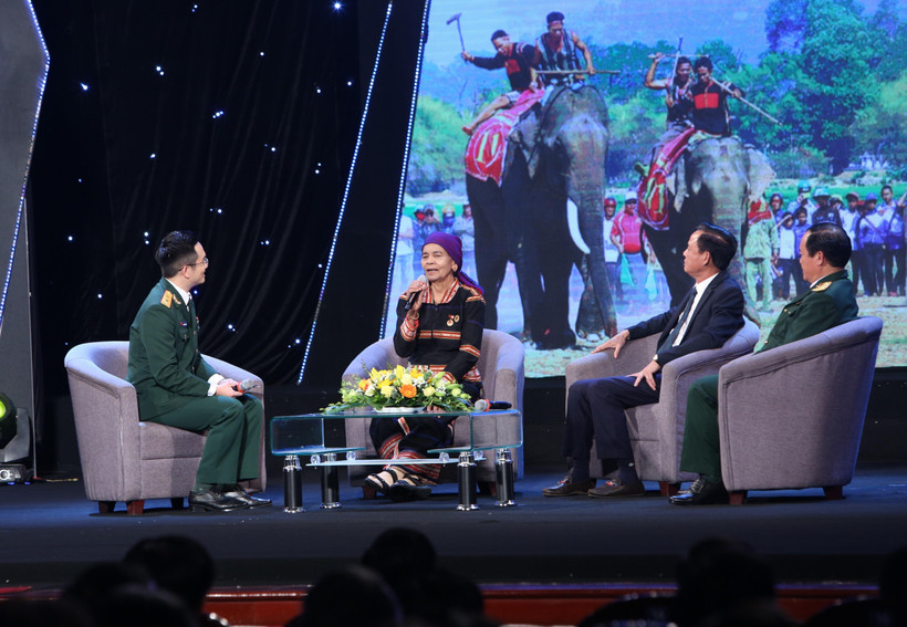 Đại biểu khách mời tham gia giao lưu. (Ảnh: Dương Giang/TTXVN)