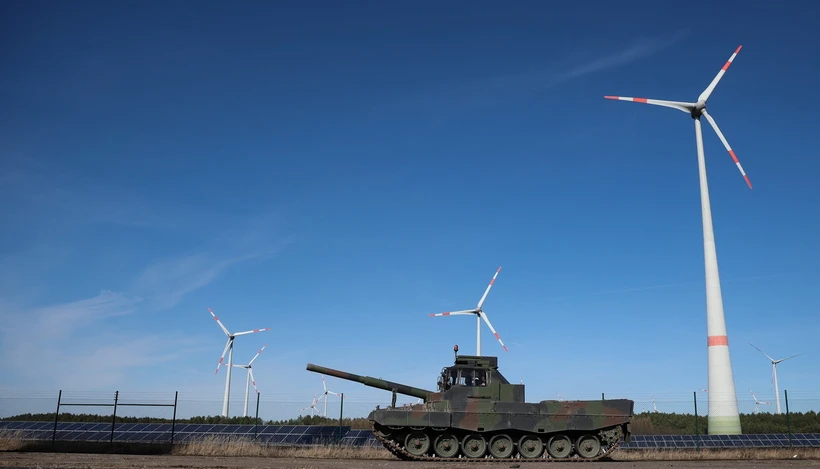 Xe tăng Leopard 2 A4 tại khu huấn luyện quân sự ở Mahlwinkel, Đức, ngày 16/3/2023. (Ảnh: AFP/TTXVN)