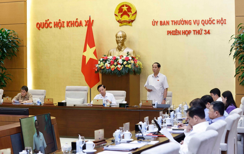 Phó Chủ tịch Quốc hội Trần Quang Phương điều hành phiên họp. (Ảnh: Doãn Tấn/TTXVN)