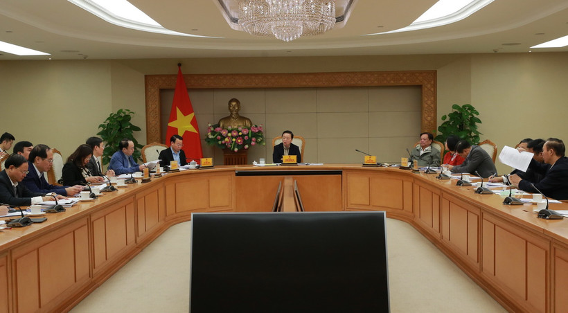 Phó Thủ tướng Trần Hồng Hà chủ trì cuộc họp với lãnh đạo một số bộ, ngành liên quan về đề án hợp nhất 2 Bộ: Nông nghiệp và Phát triển nông thôn, Tài nguyên và Môi trường. (Ảnh: Diệp Trương/ TTXVN).