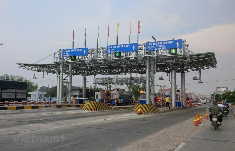 Thu phí tự động không dừng liên tục bị chậm tiến độ. (Ảnh: Việt Hùng/Vietnam+)