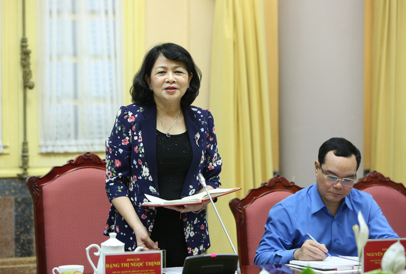 Phó Chủ tịch nước Đặng Thị Ngọc Thịnh, Phó Chủ tịch thứ nhất Hội đồng Thi đua - Khen thưởng Trung ương, Trưởng Ban Tổ chức Đại hội thi đua yêu nước toàn quốc lần thứ X chủ trì Hội nghị. (Ảnh: Dương Giang/TTXVN)